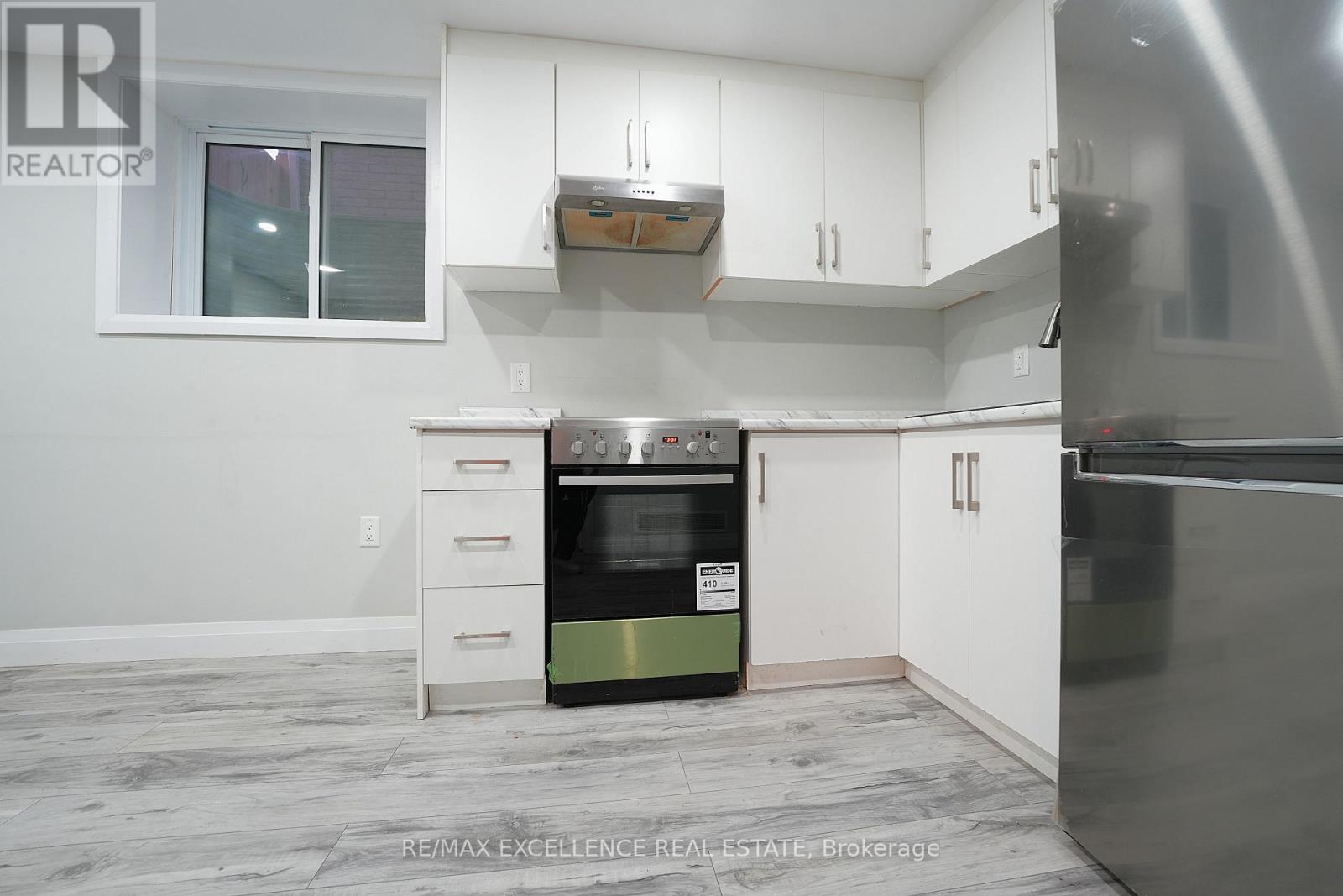 18 Weir Crescent Property Photo 23