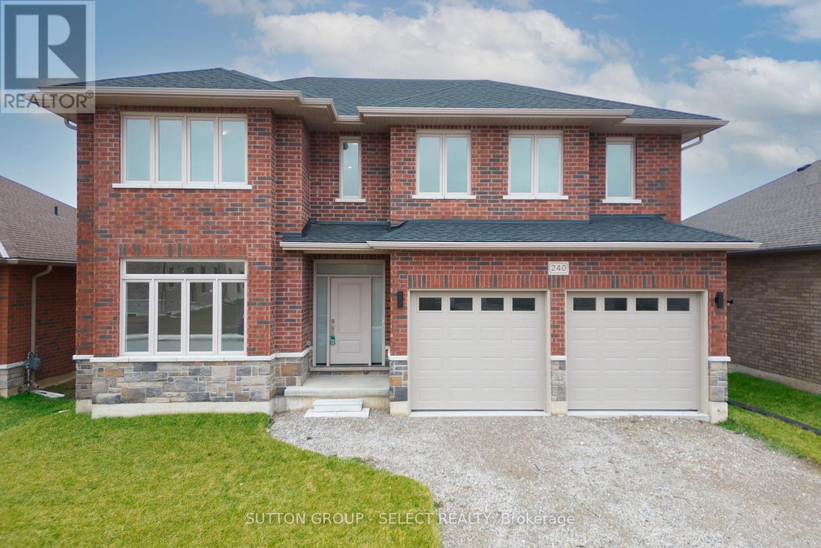 240 LEITCH STREET Property Photo 1