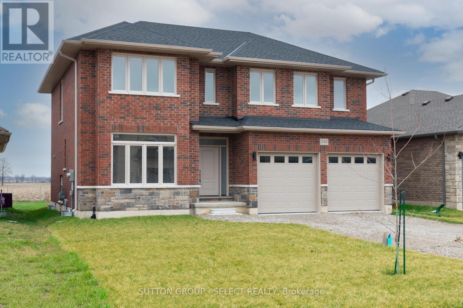 240 Leitch Street Property Photo 2