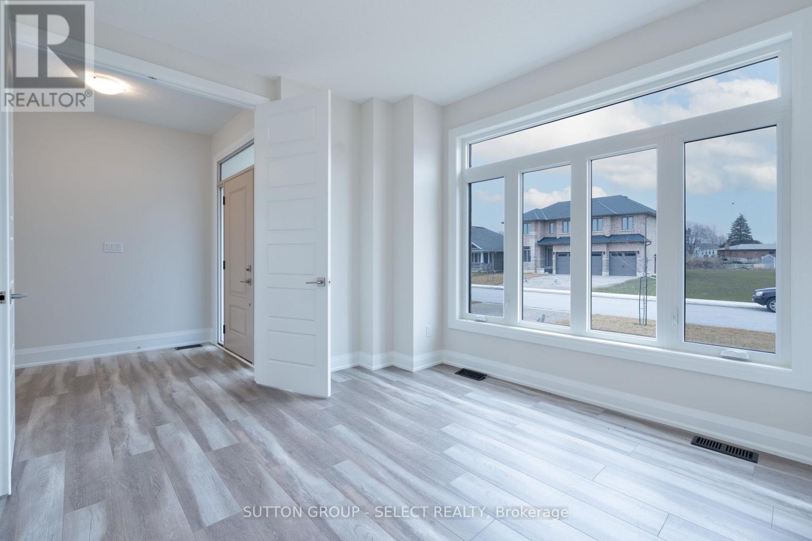 240 Leitch Street Property Photo 4