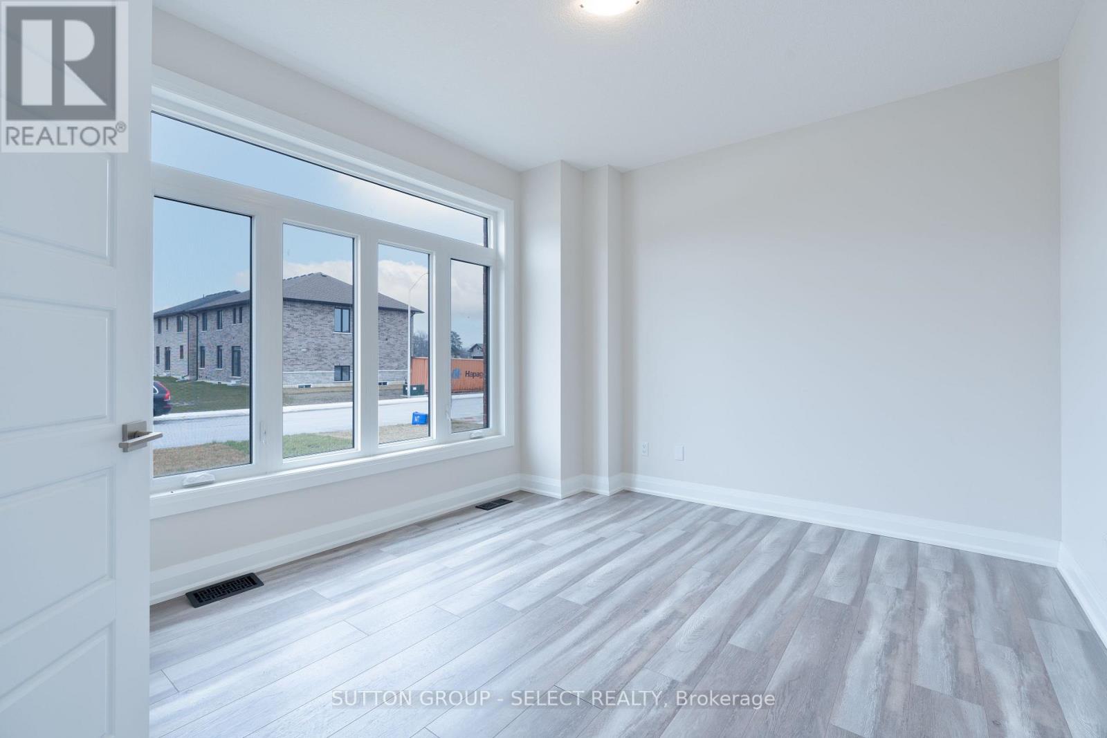 240 Leitch Street Property Photo 5