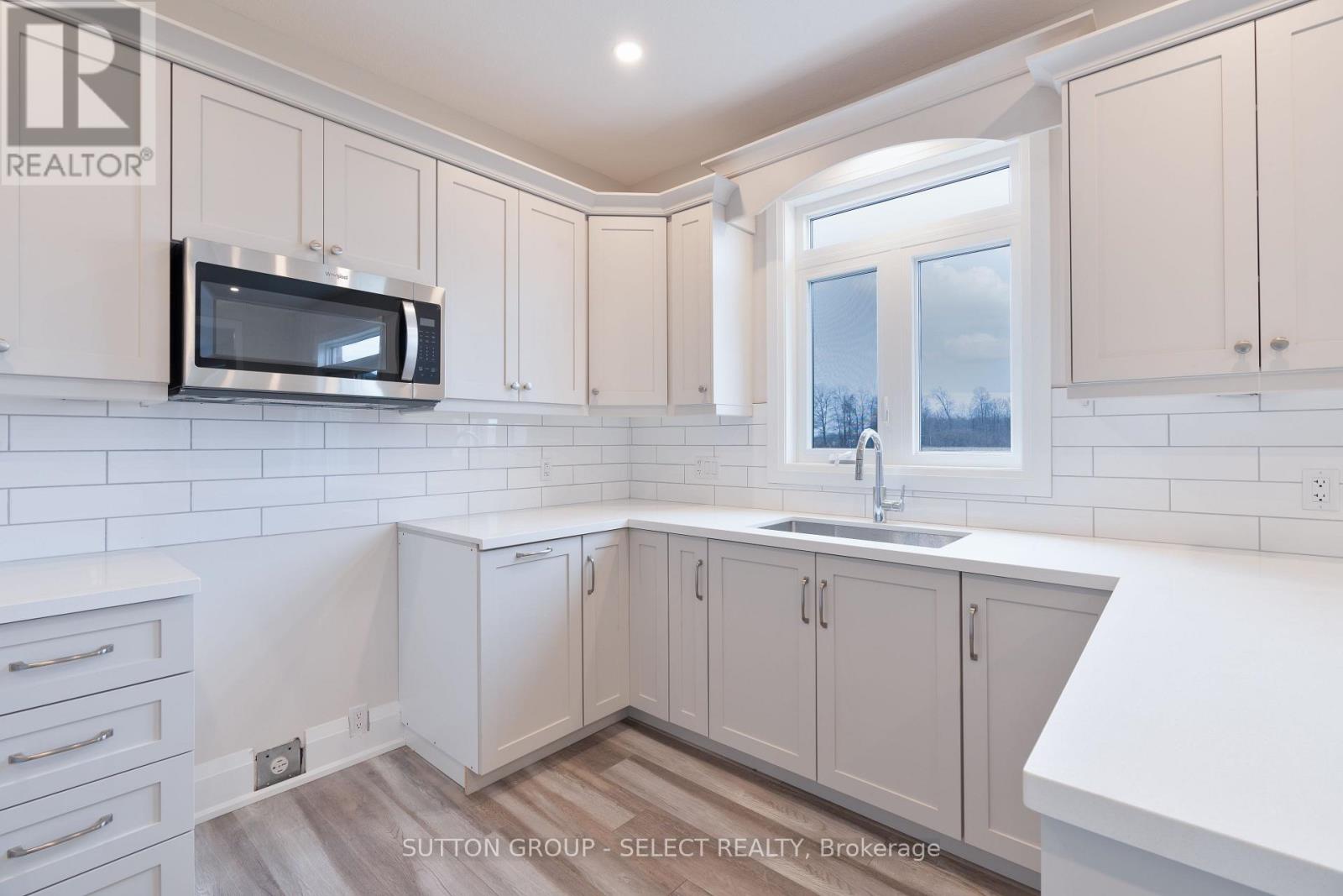 240 Leitch Street Property Photo 12