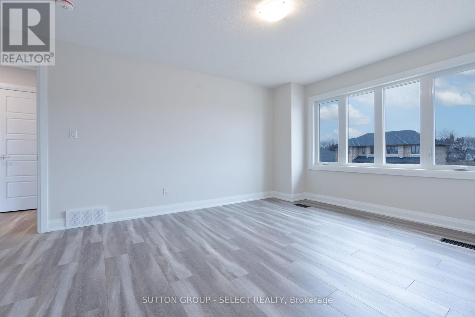 240 Leitch Street Property Photo 20