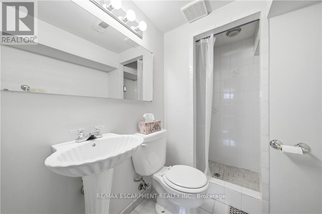 24 West 32nd Street Property Photo 34