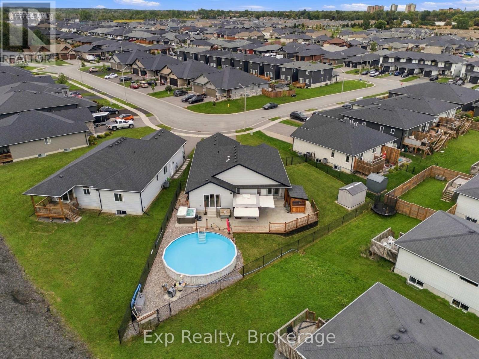 14 Lehtinen Crescent Property Photo 1