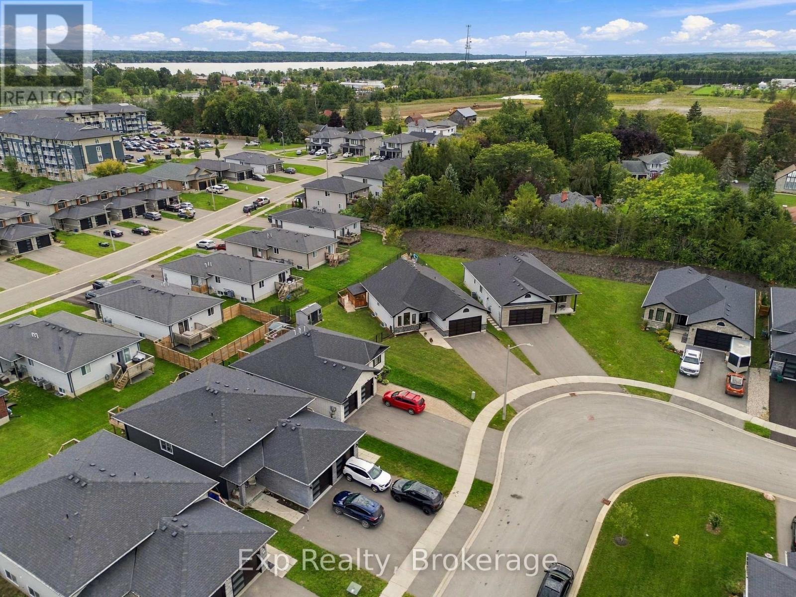 14 Lehtinen Crescent Property Photo 2