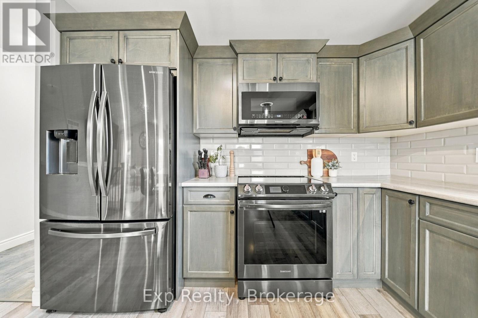 14 Lehtinen Crescent Property Photo 11