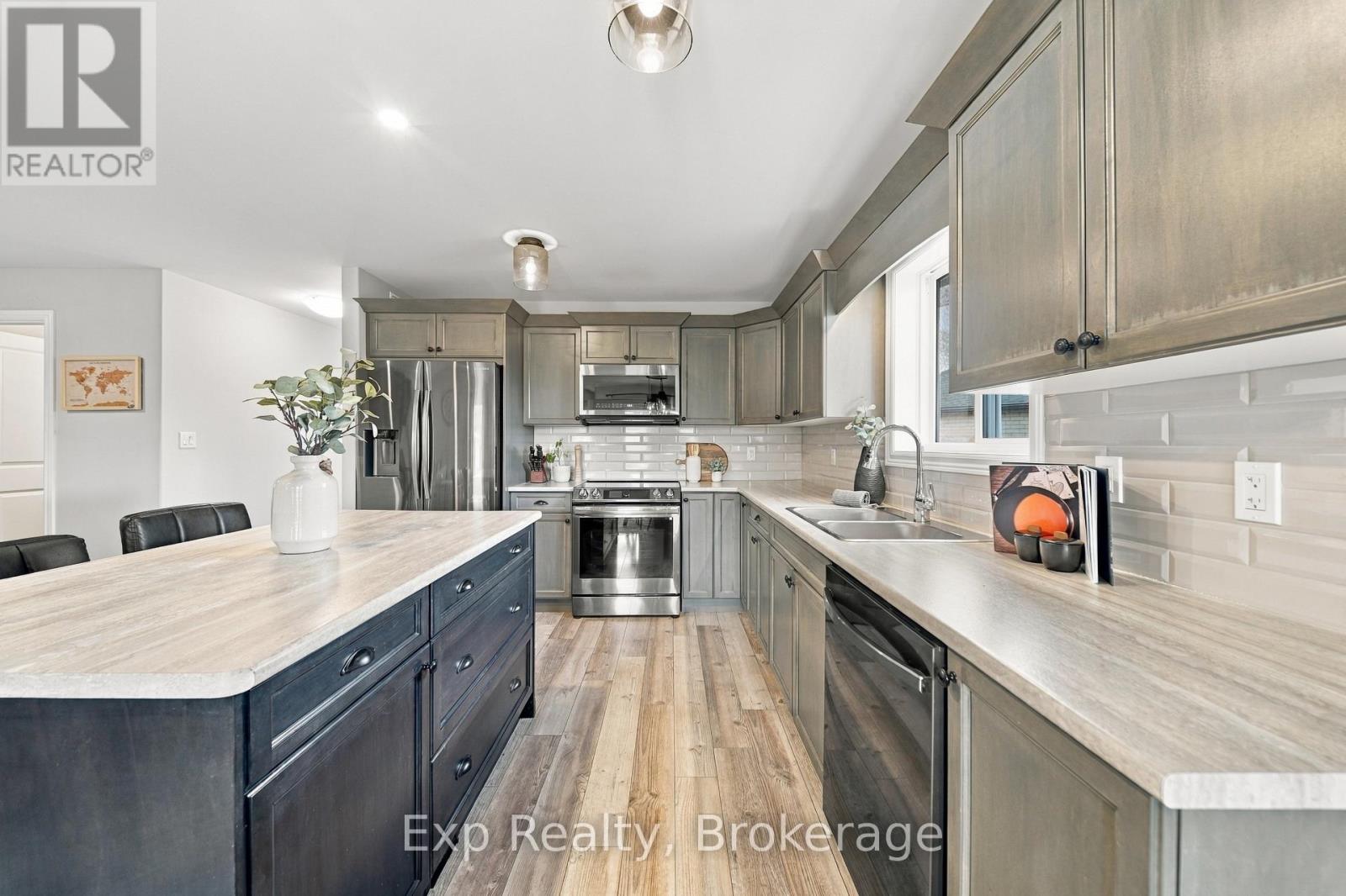 14 Lehtinen Crescent Property Photo 12