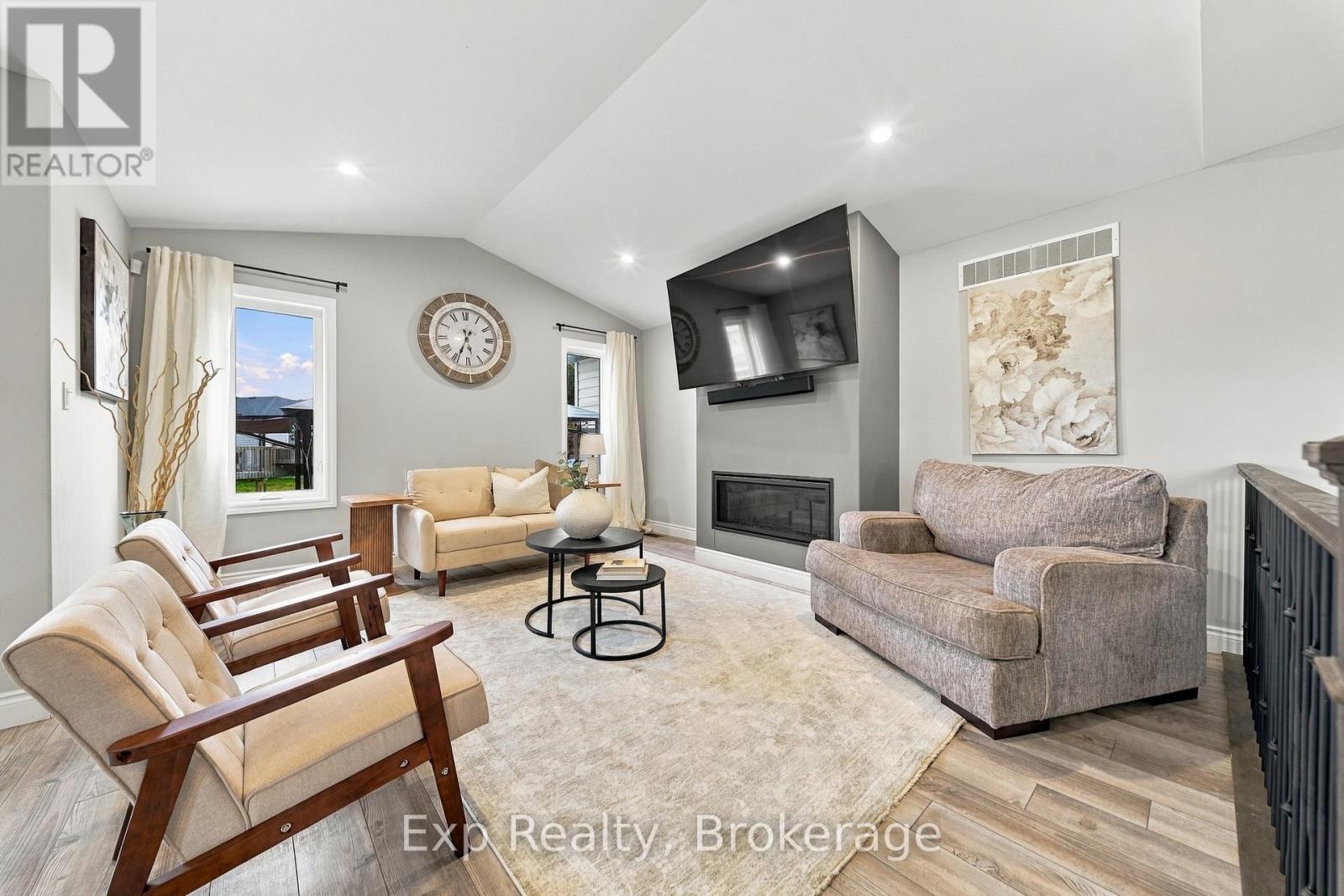 14 Lehtinen Crescent Property Photo 14