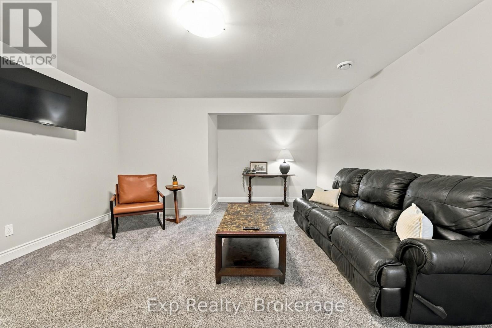 14 Lehtinen Crescent Property Photo 24