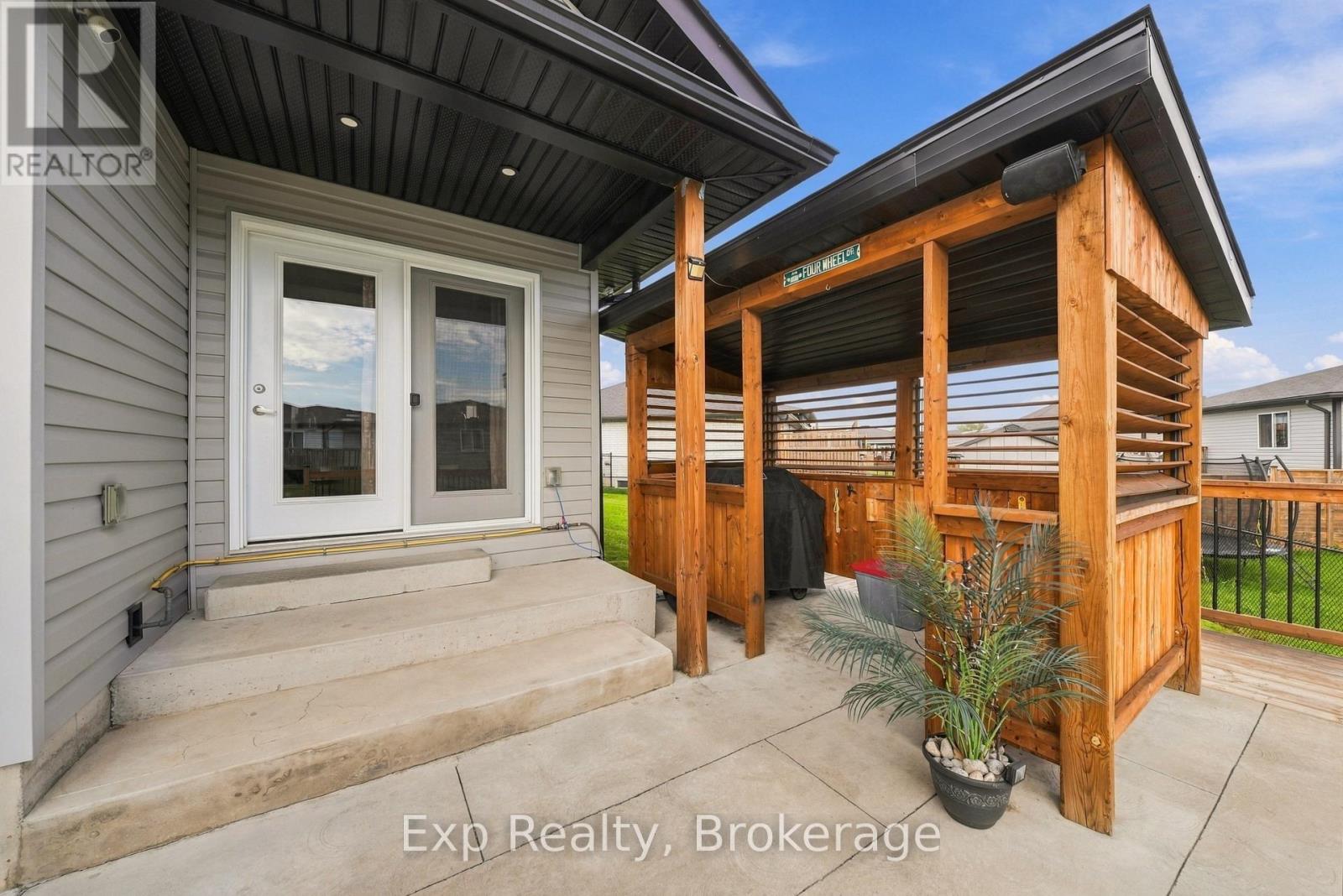 14 Lehtinen Crescent Property Photo 34