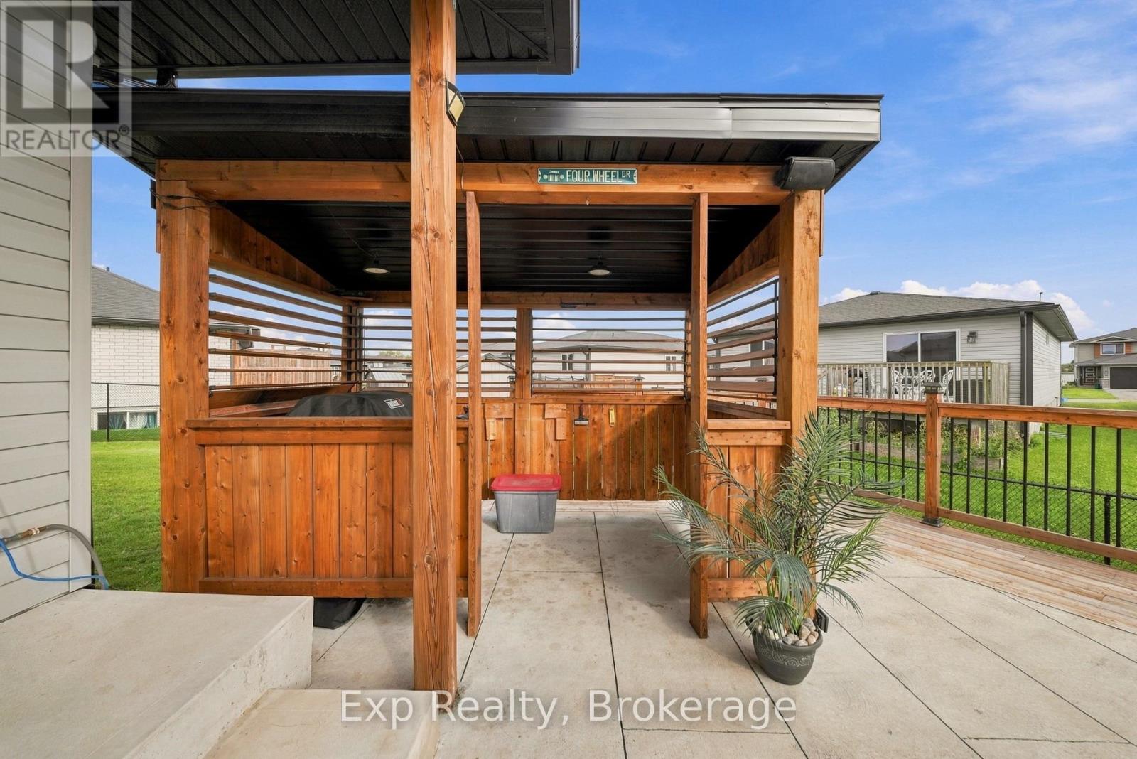 14 Lehtinen Crescent Property Photo 35