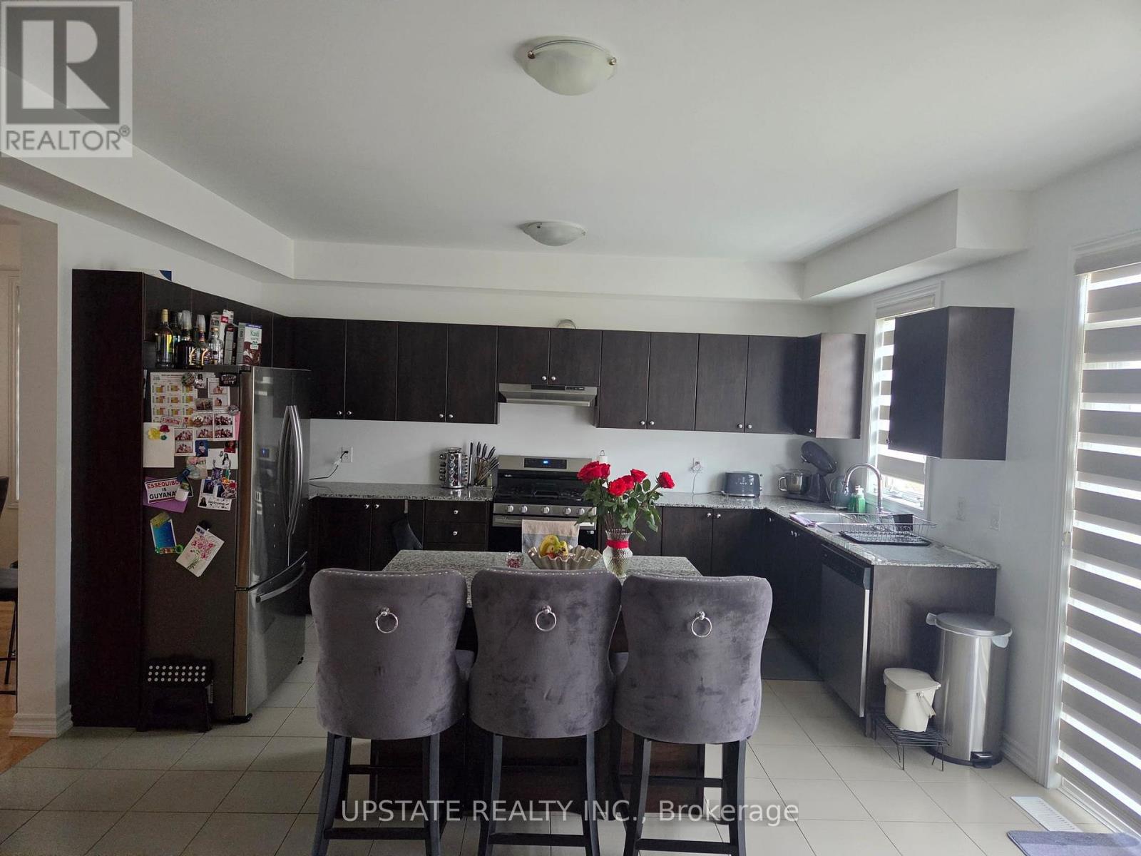 25 Doc Lougheed Avenue Property Photo 4
