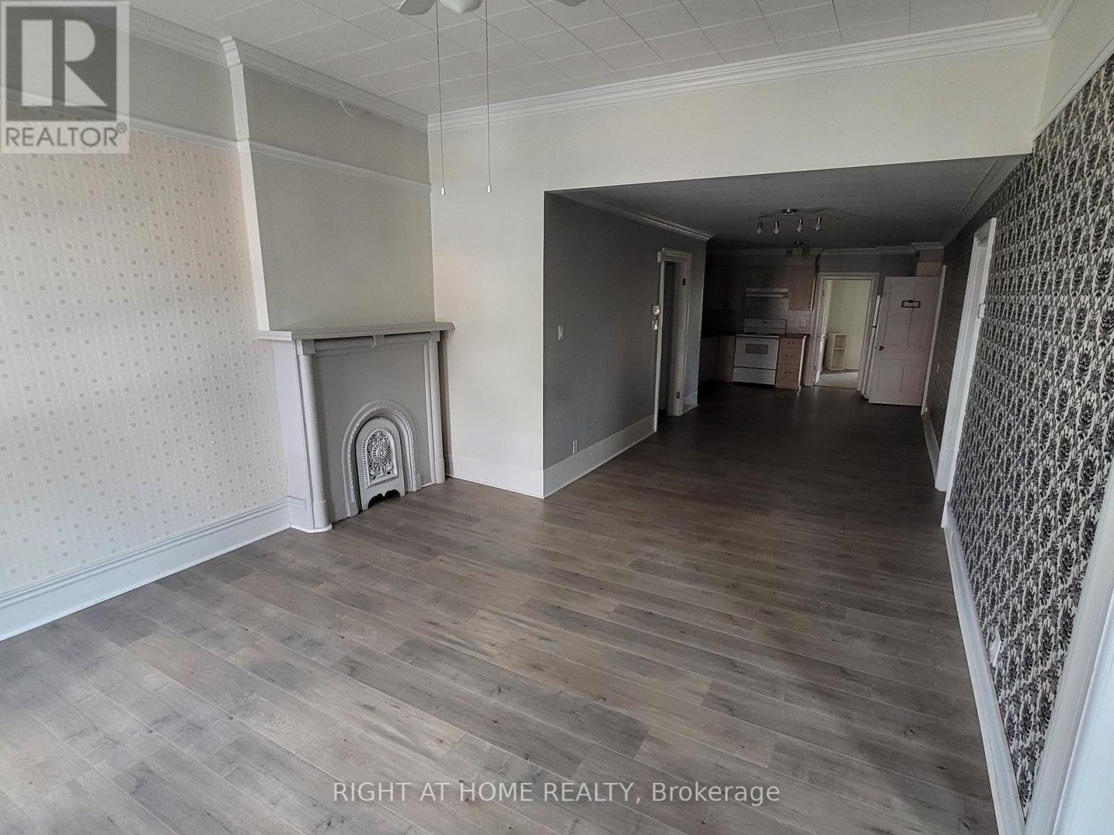 2nd Fl - 125 Main Street W Property Photo 5