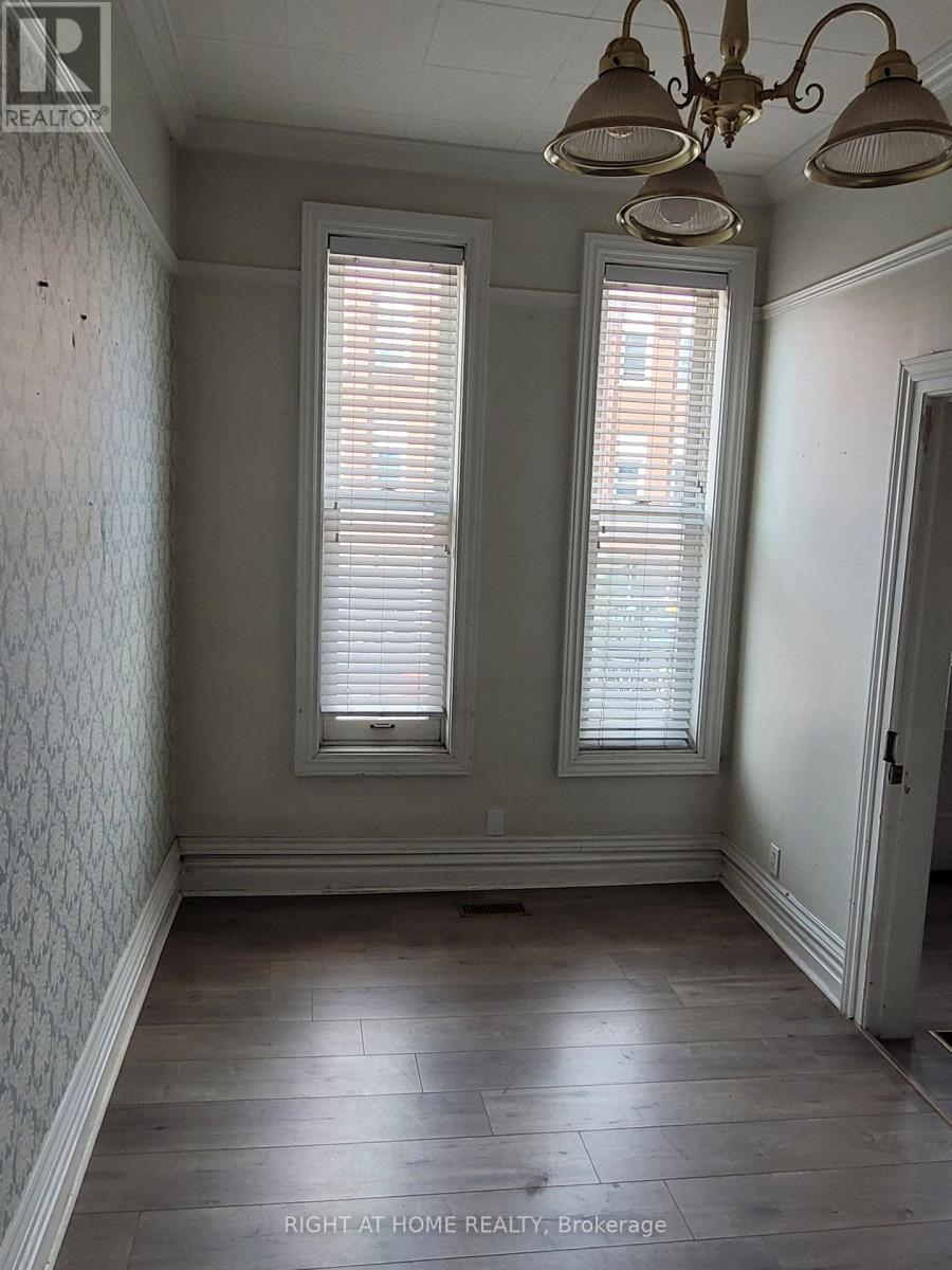 2nd Fl - 125 Main Street W Property Photo 11