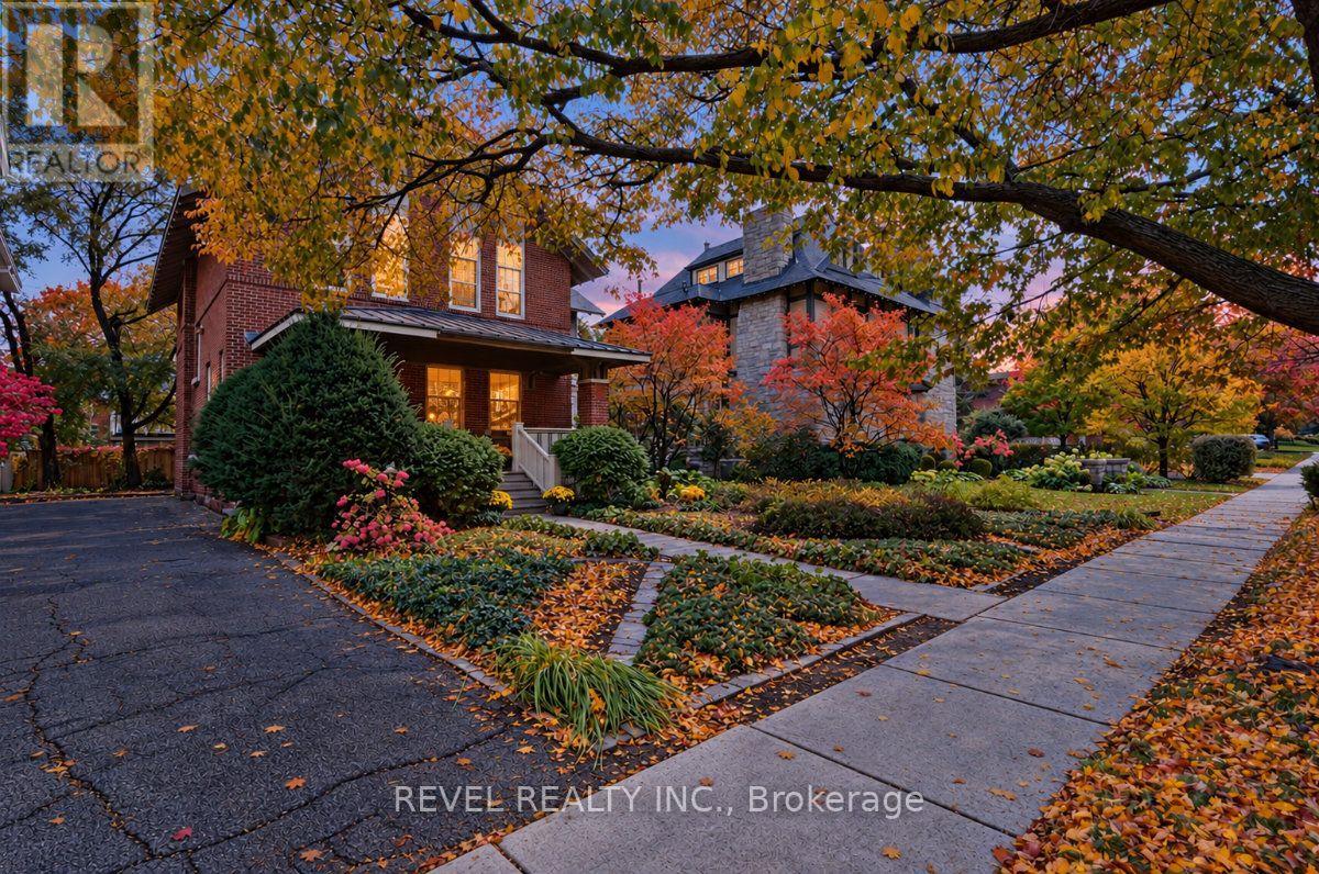 204 Clemow Avenue Property Photo 8