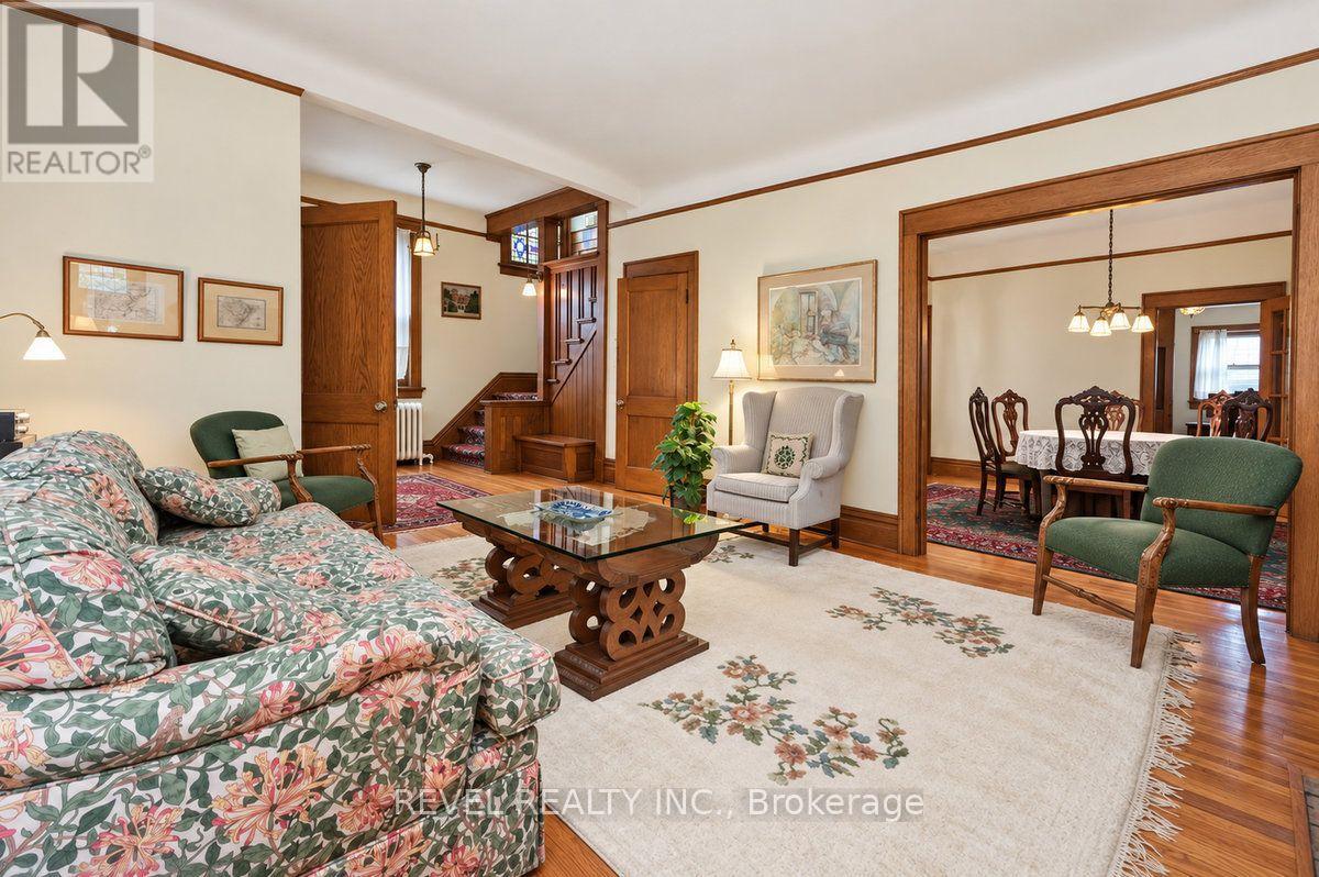 204 Clemow Avenue Property Photo 14