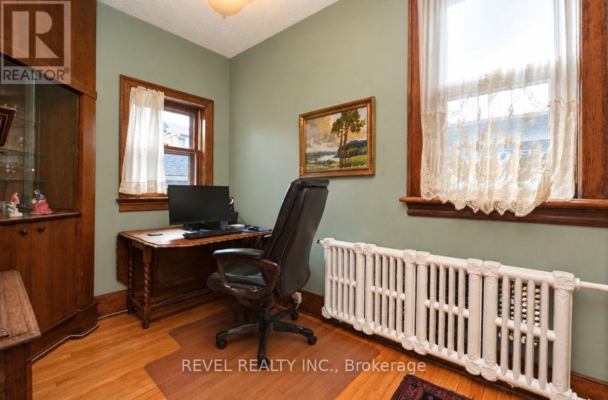 204 Clemow Avenue Property Photo 27