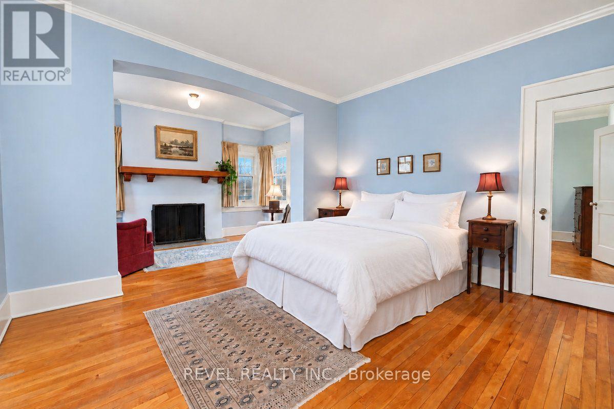 204 Clemow Avenue Property Photo 29