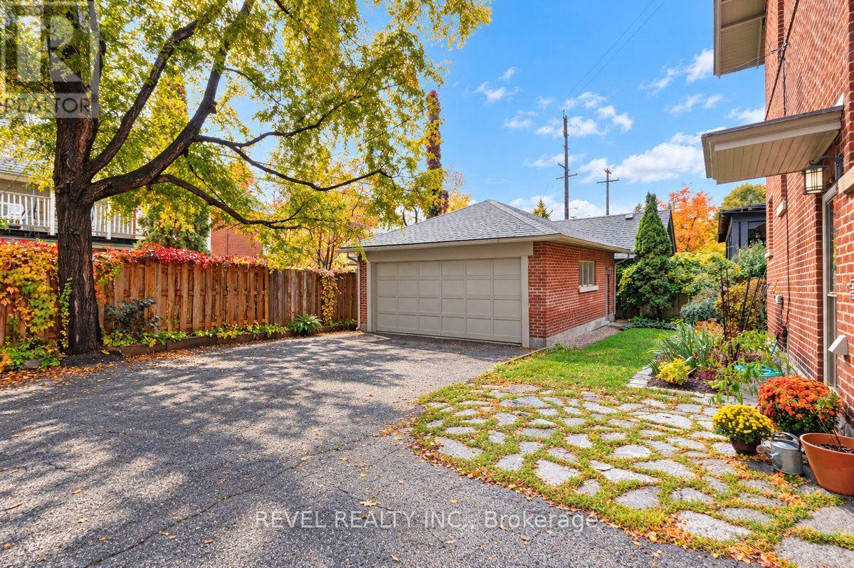 204 Clemow Avenue Property Photo 43