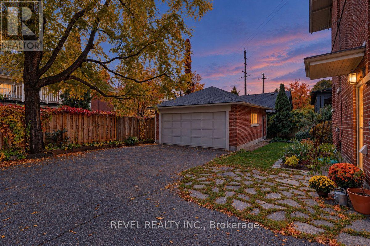 204 Clemow Avenue Property Photo 44