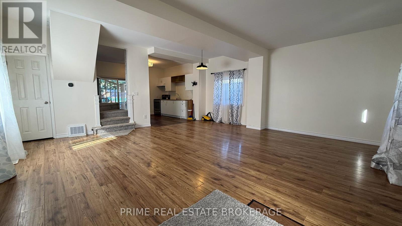121 Boullee Street Property Photo 3
