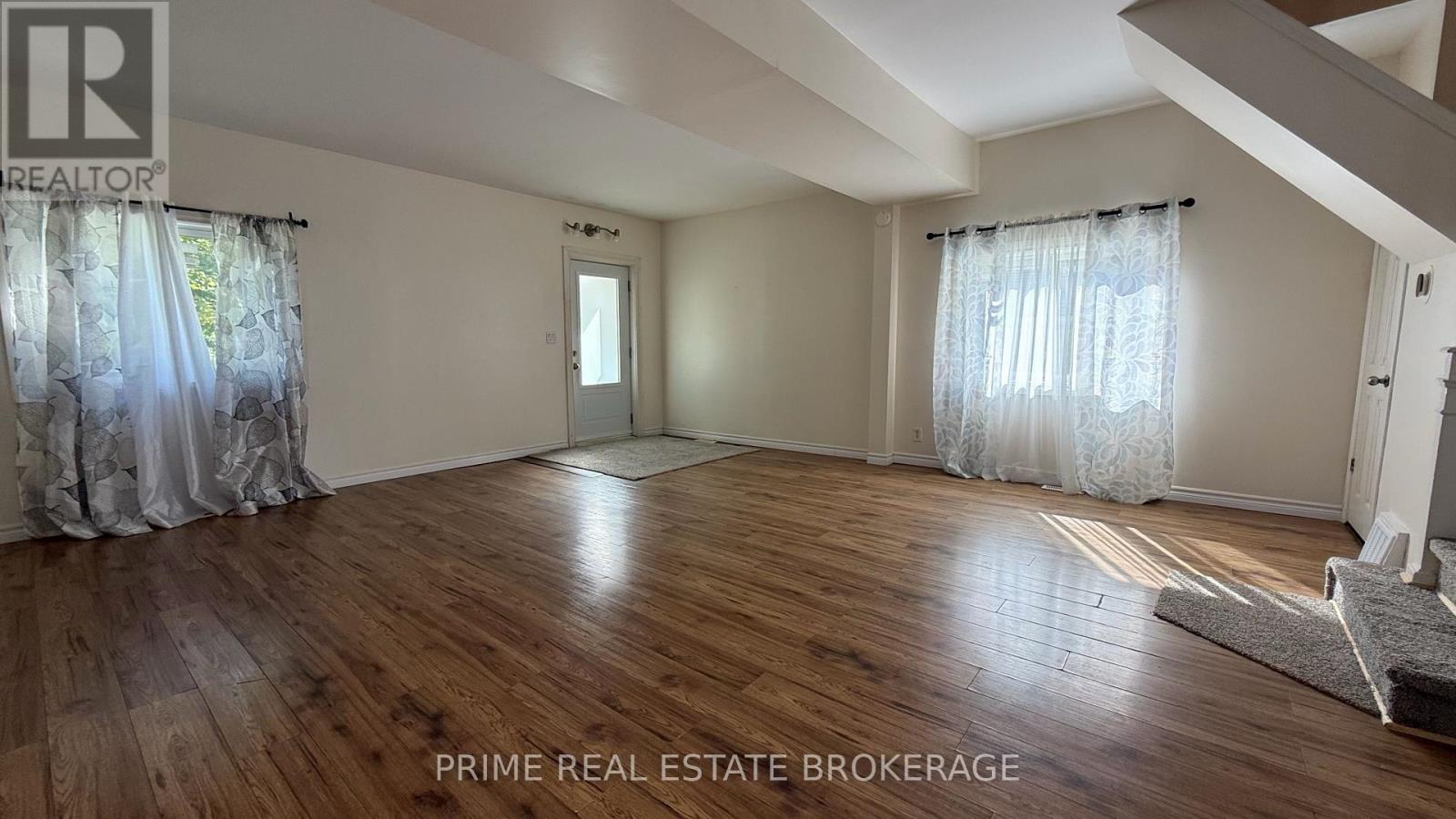 121 Boullee Street Property Photo 5