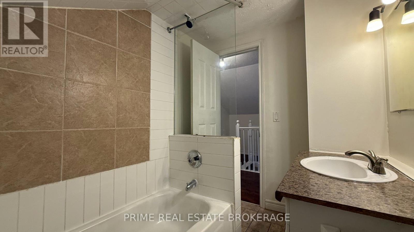 121 Boullee Street Property Photo 10