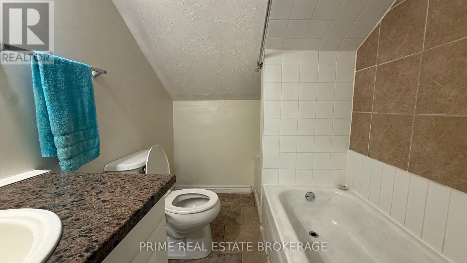 121 Boullee Street Property Photo 11