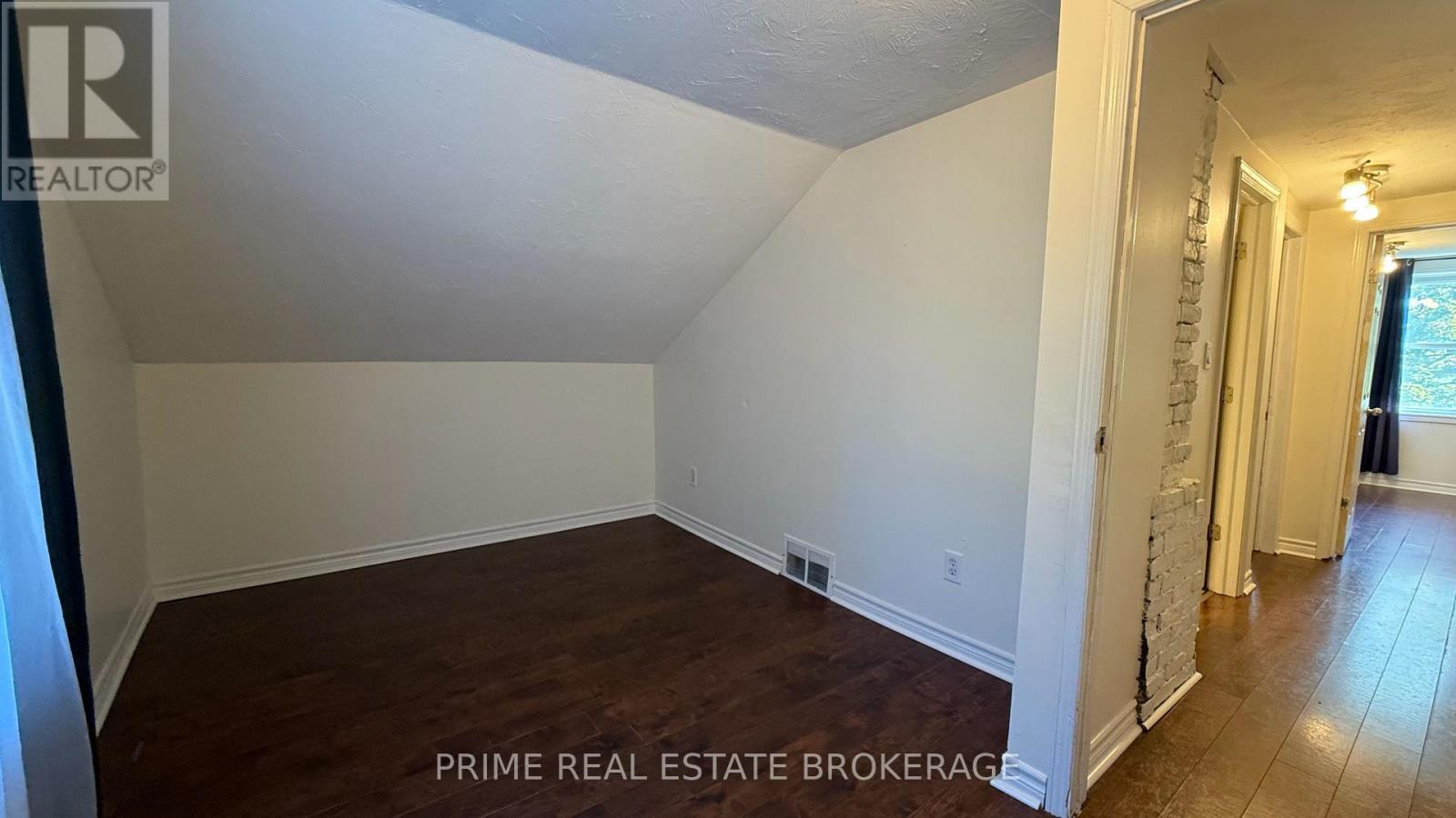 121 Boullee Street Property Photo 14