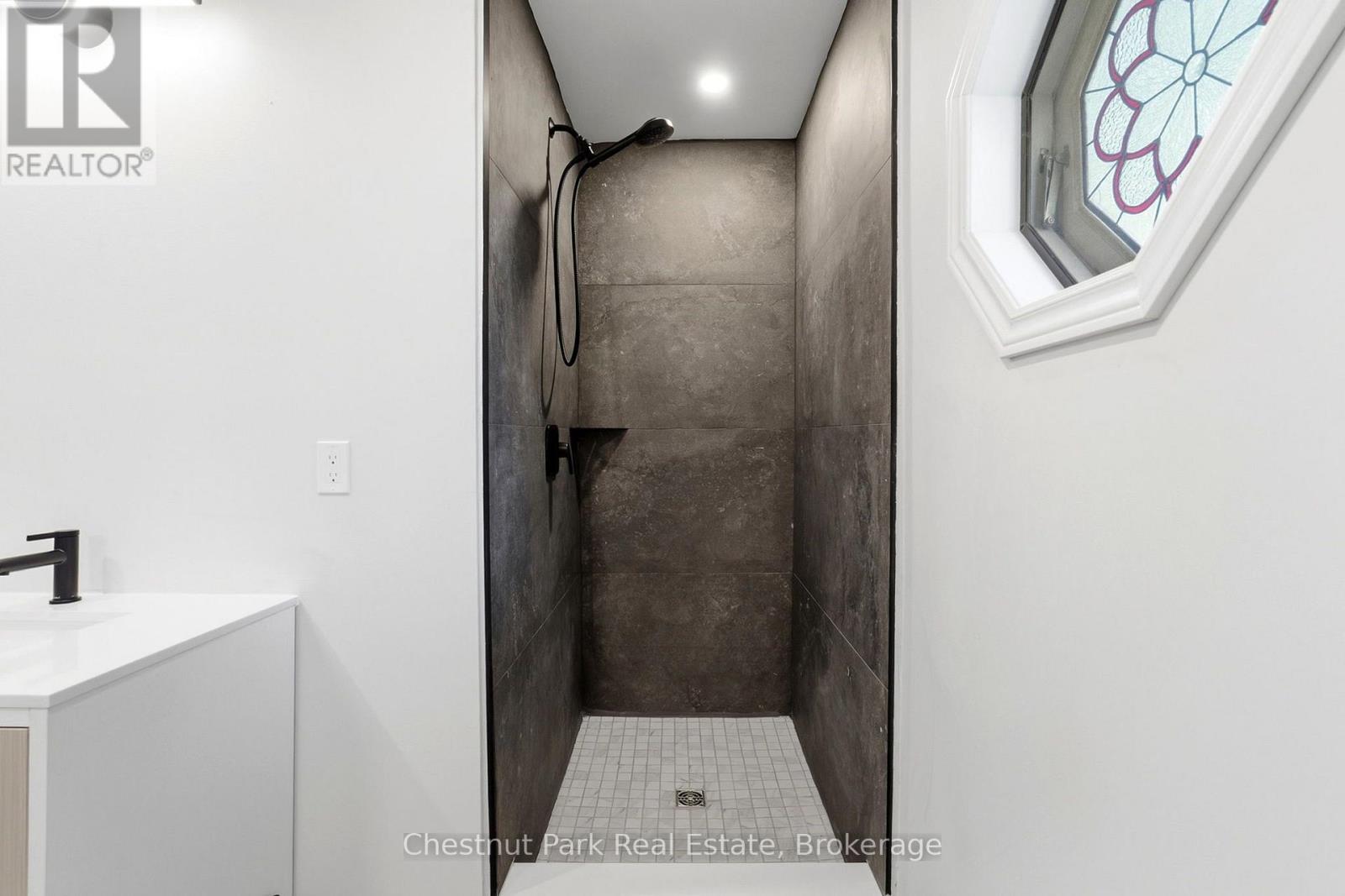 30 Catharine Crescent Property Photo 16