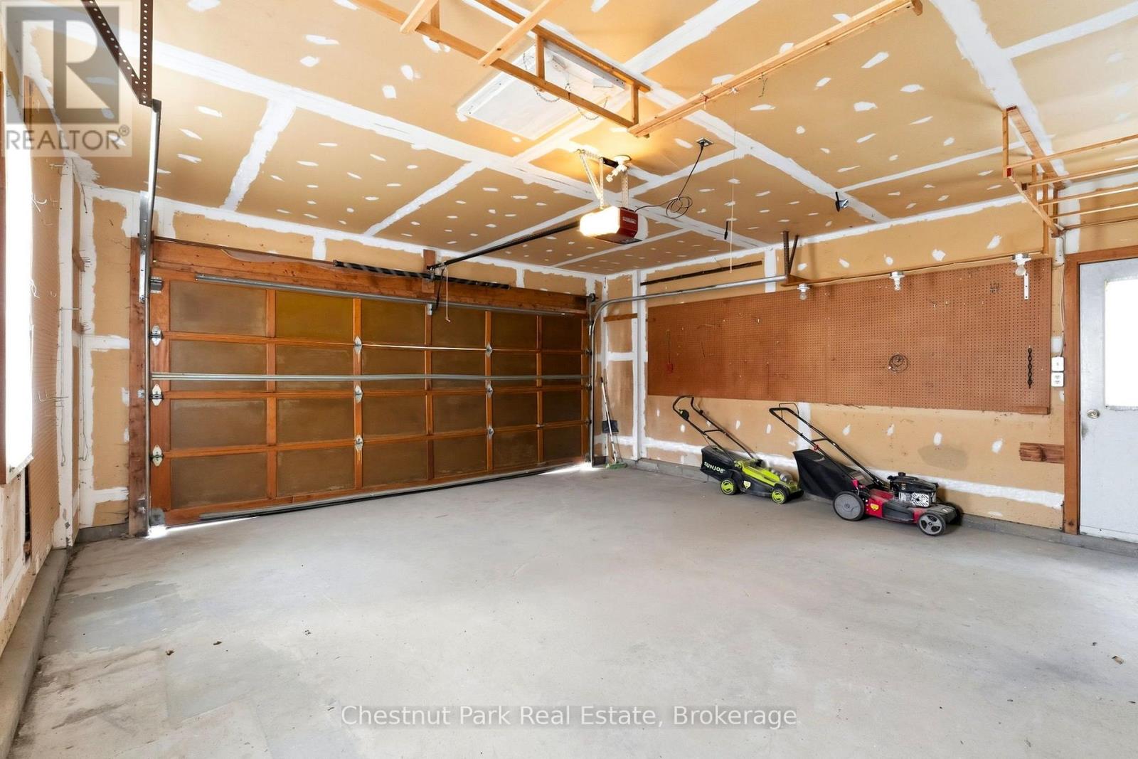 30 Catharine Crescent Property Photo 23
