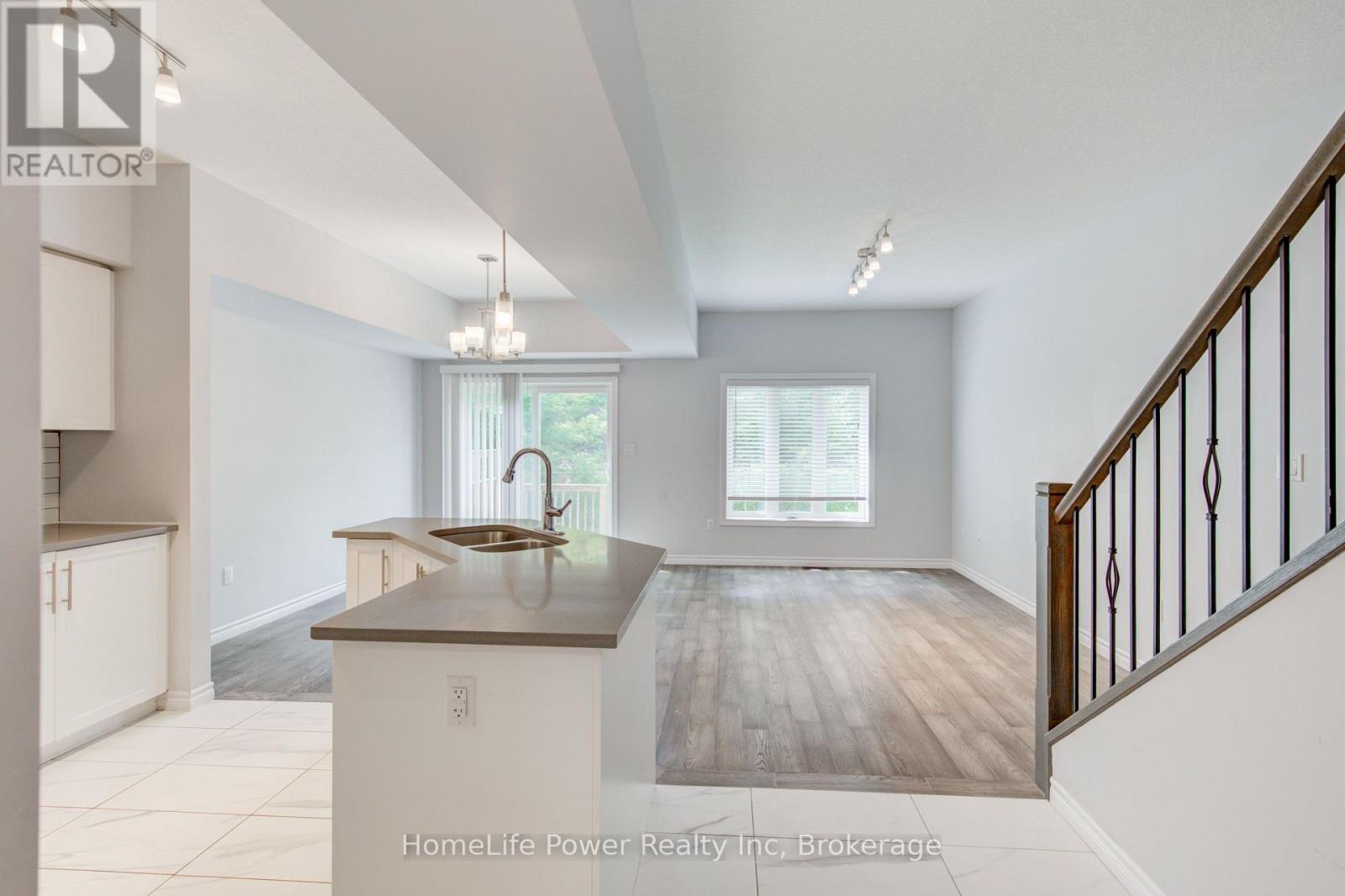 46 - 3967 Savoy Street Property Photo 10