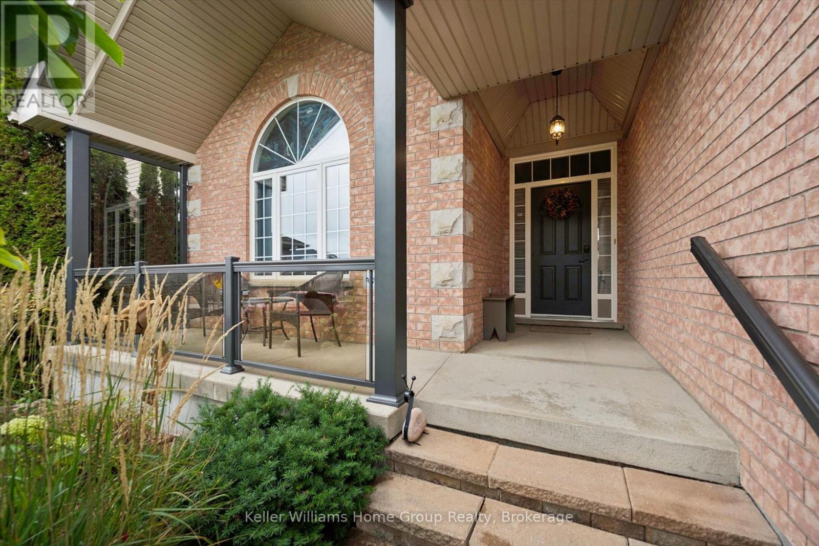 86 York Street E Property Photo 6