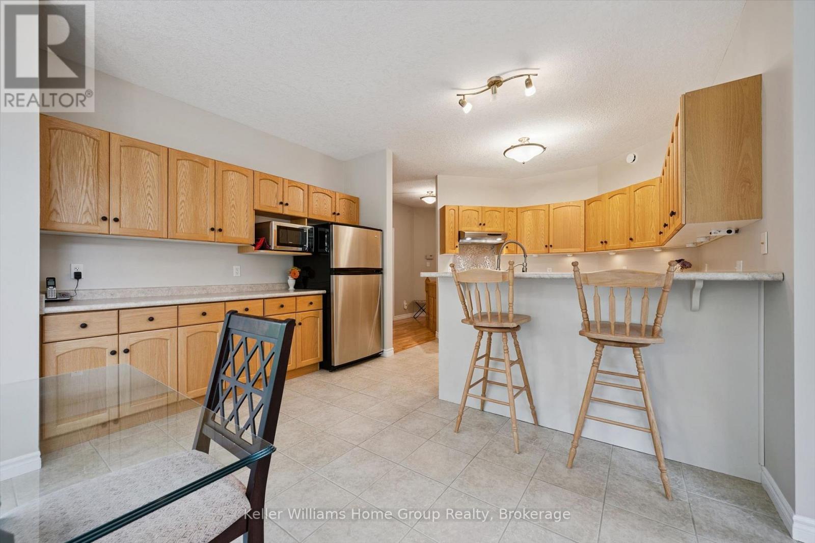 86 York Street E Property Photo 14