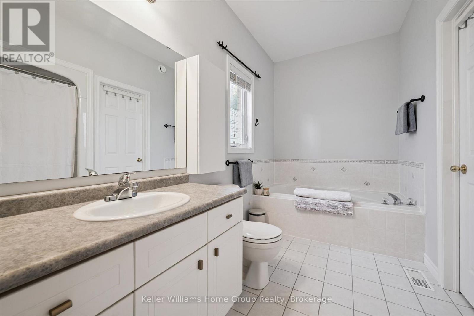 86 York Street E Property Photo 28