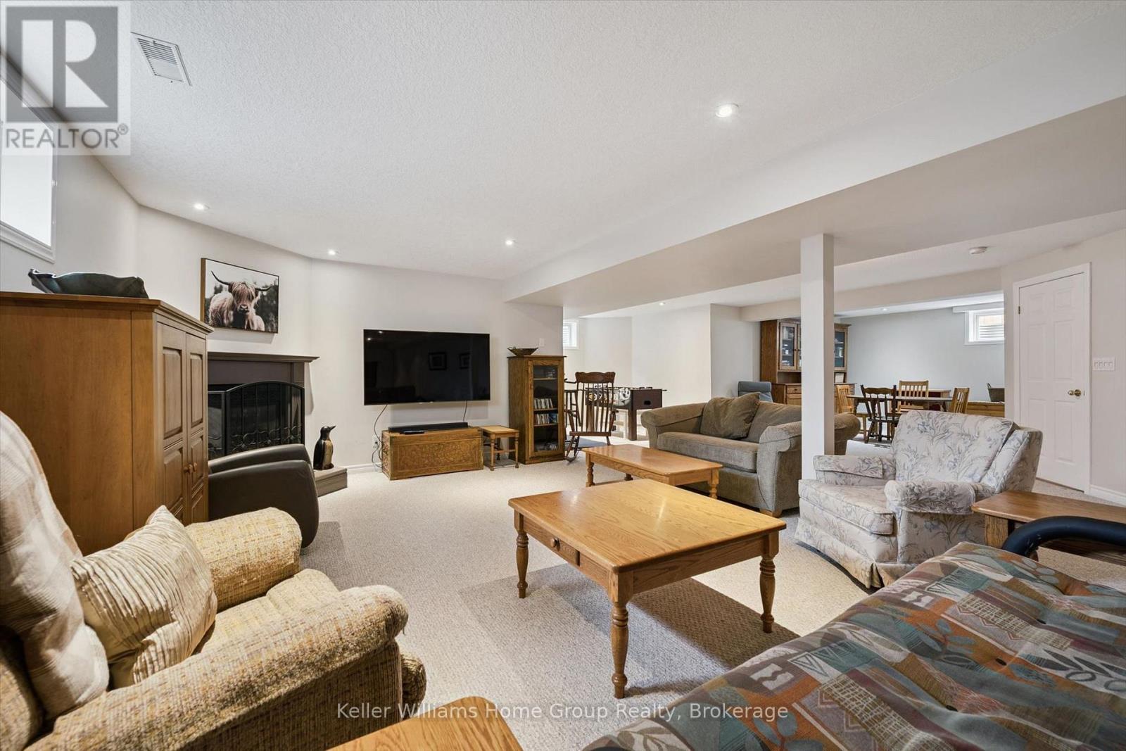 86 York Street E Property Photo 32