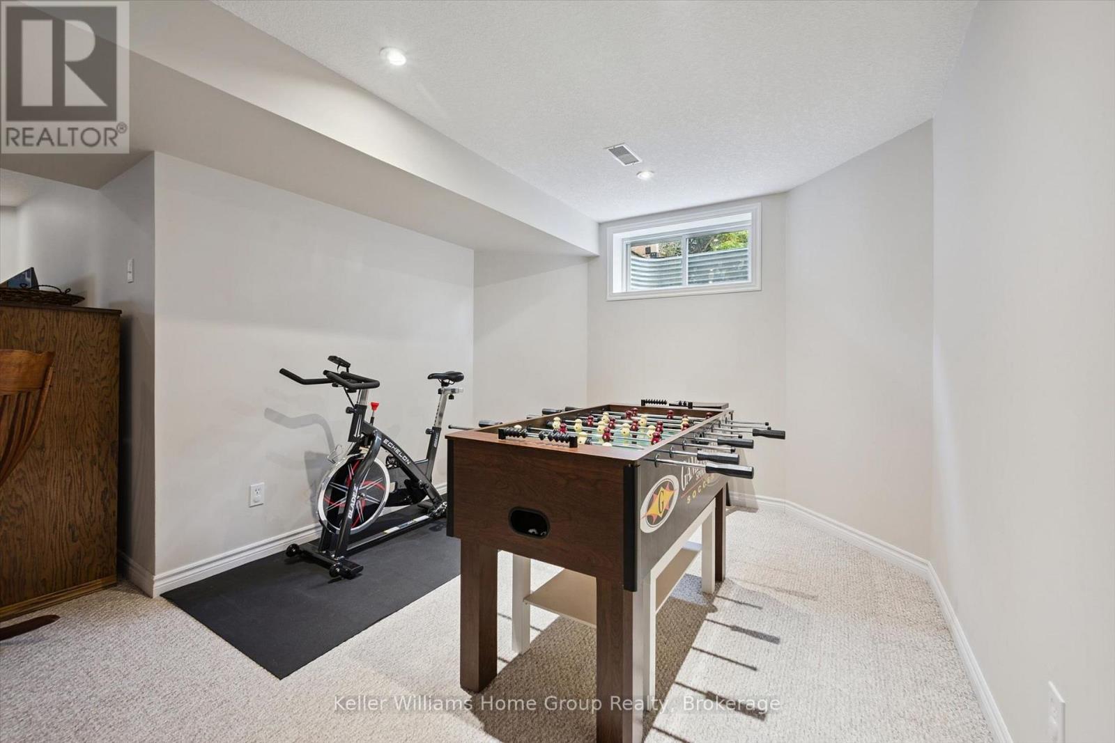 86 York Street E Property Photo 35