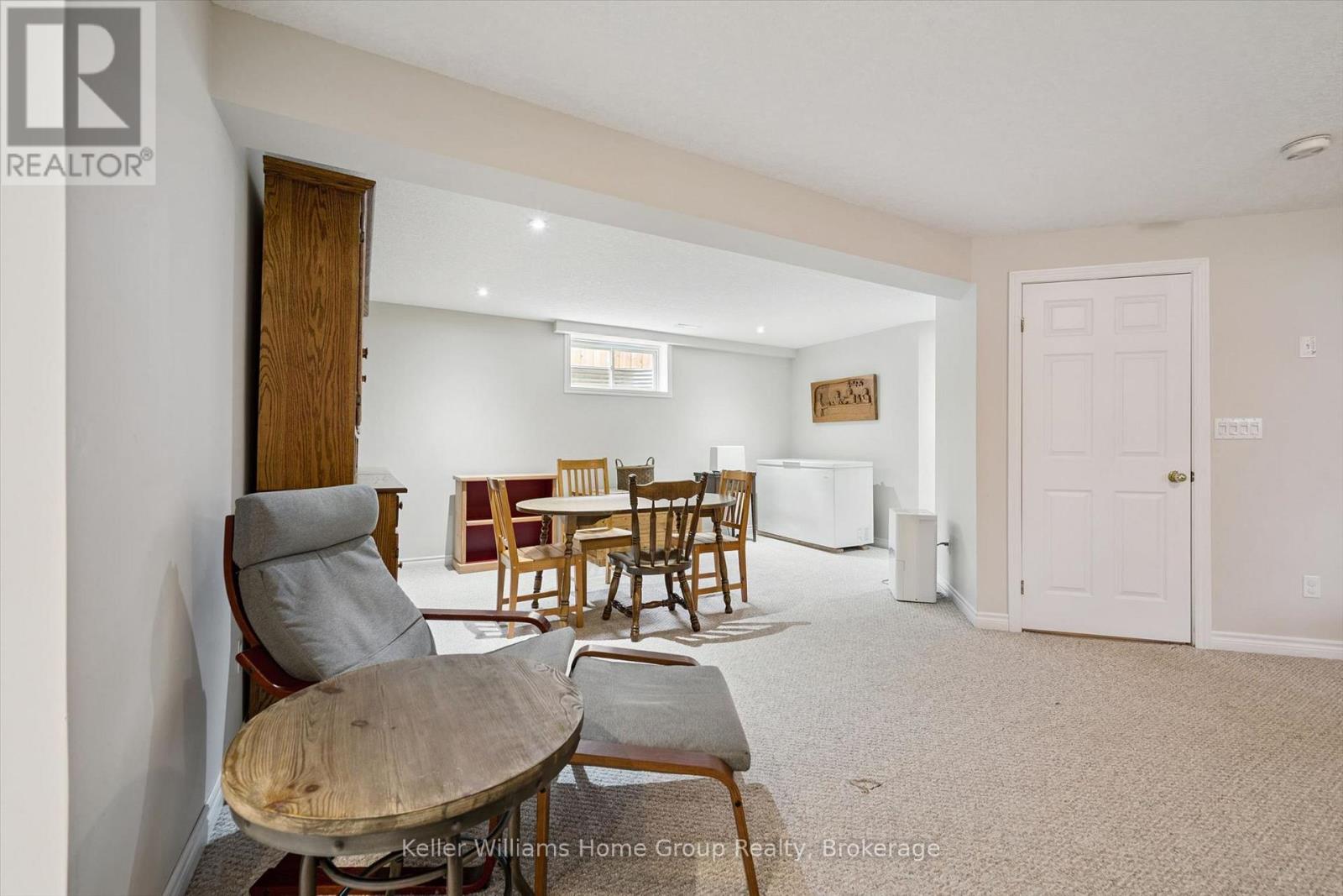 86 York Street E Property Photo 36