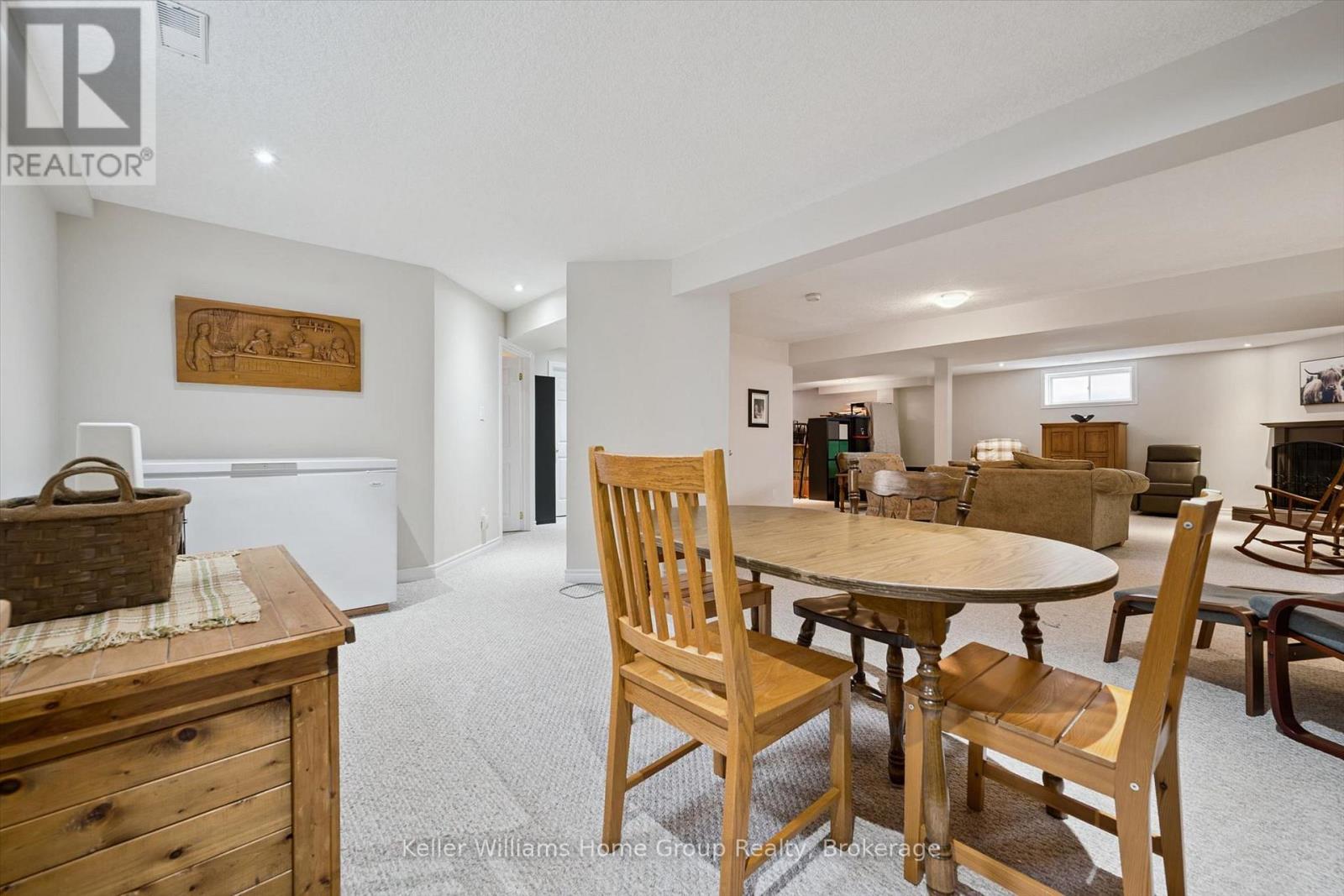 86 York Street E Property Photo 38