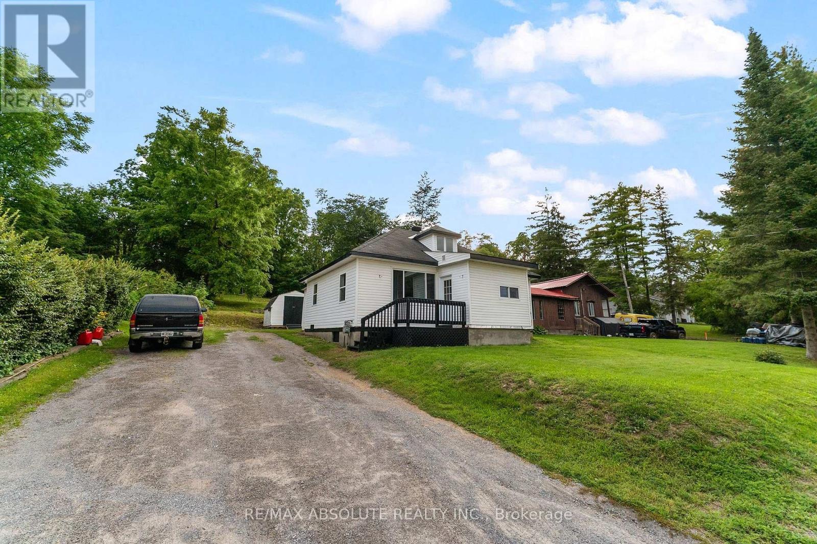 853 B River Road Property Photo 2