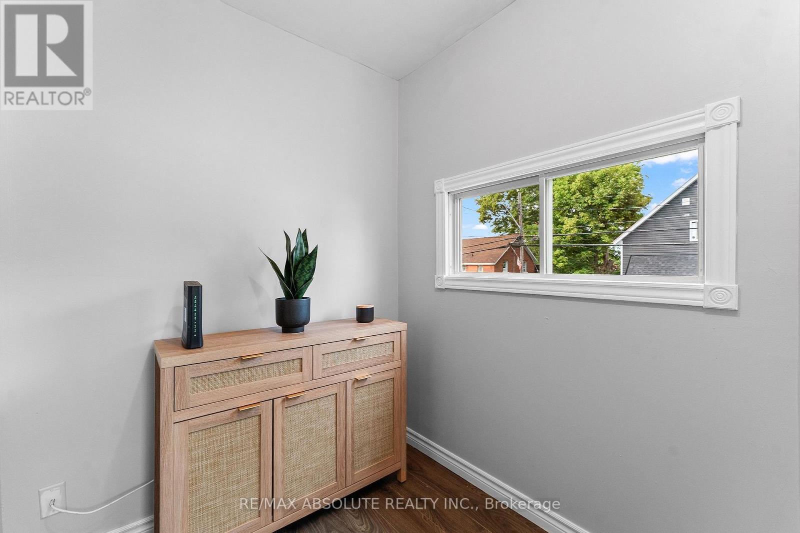 853 B River Road Property Photo 4
