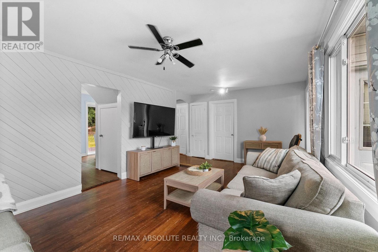 853 B River Road Property Photo 8