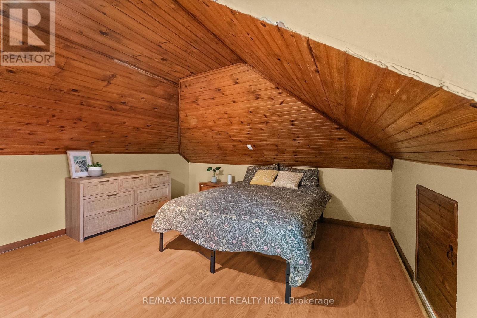 853 B River Road Property Photo 24
