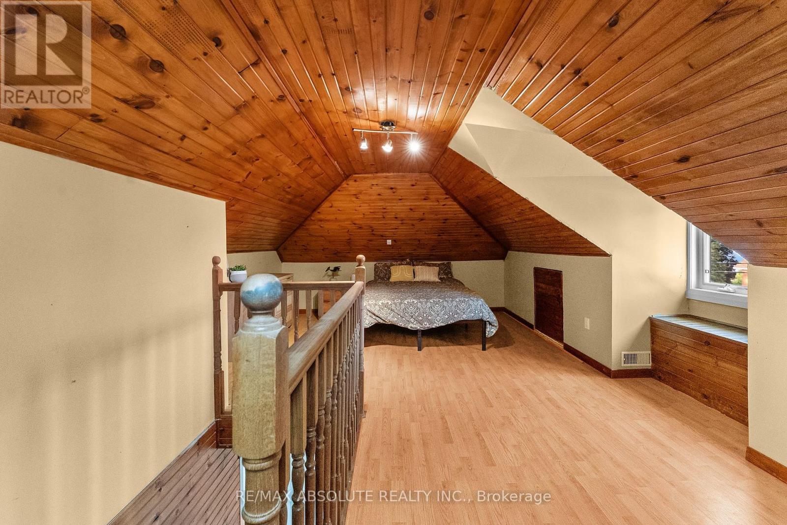 853 B River Road Property Photo 25