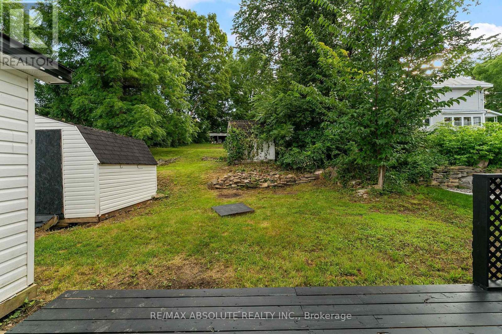 853 B River Road Property Photo 28