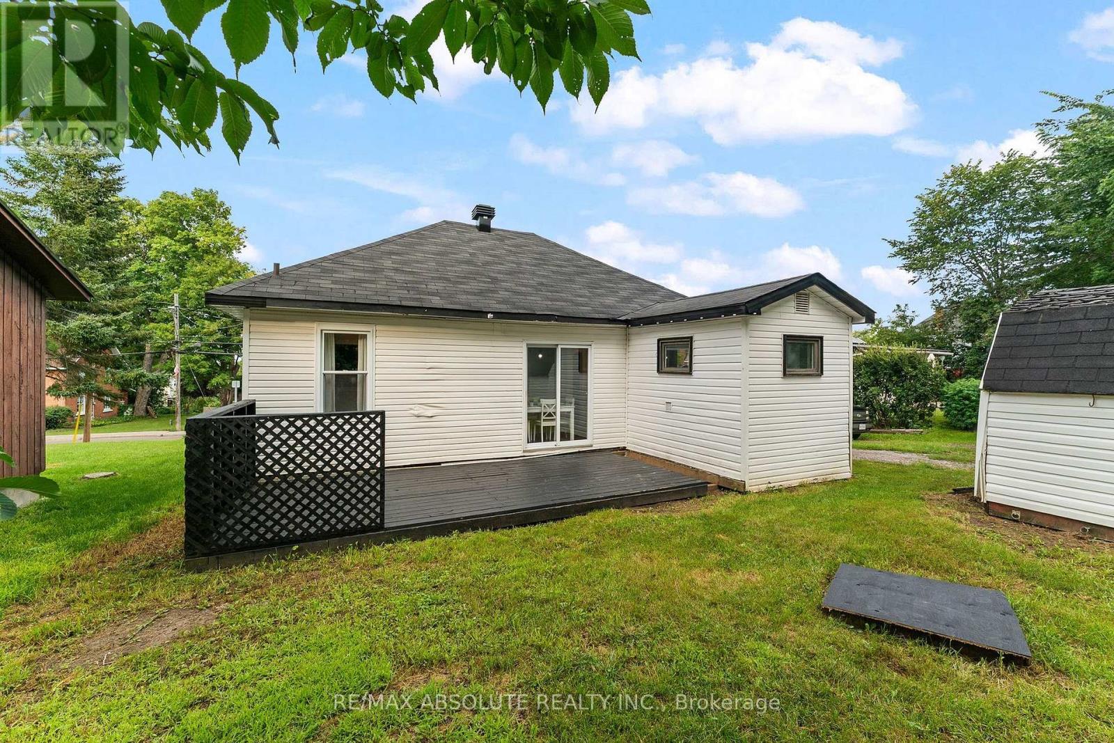 853 B River Road Property Photo 29