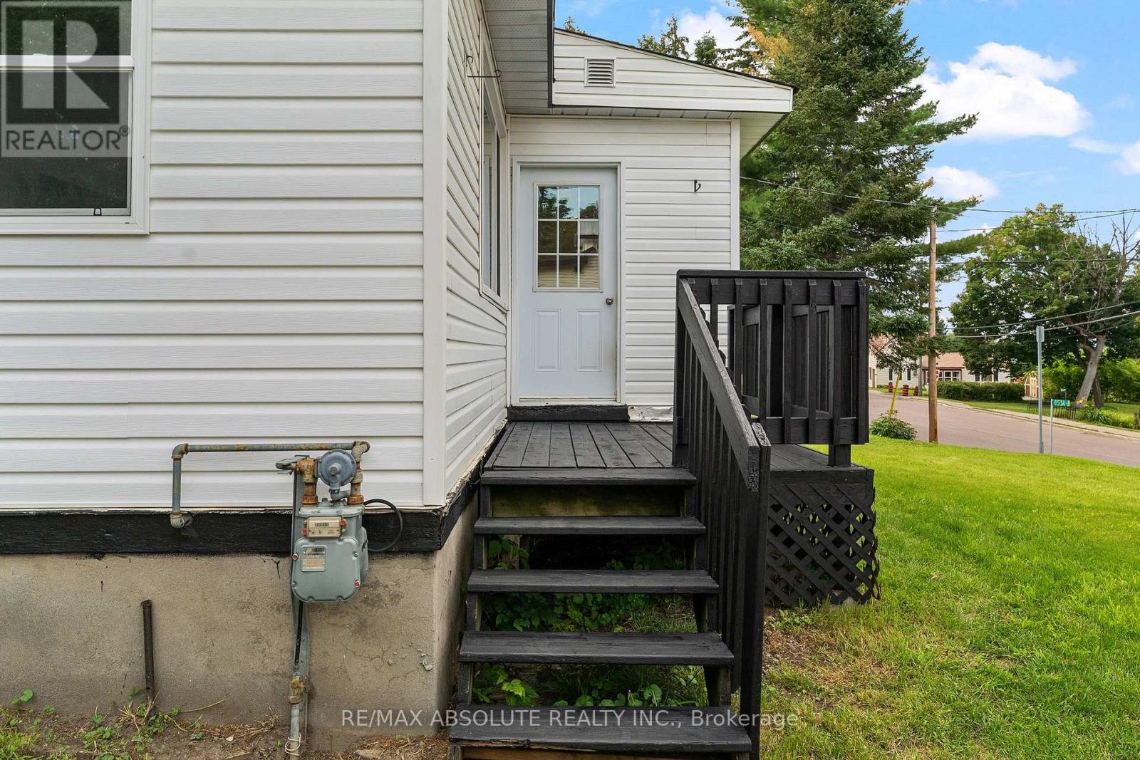 853 B River Road Property Photo 30