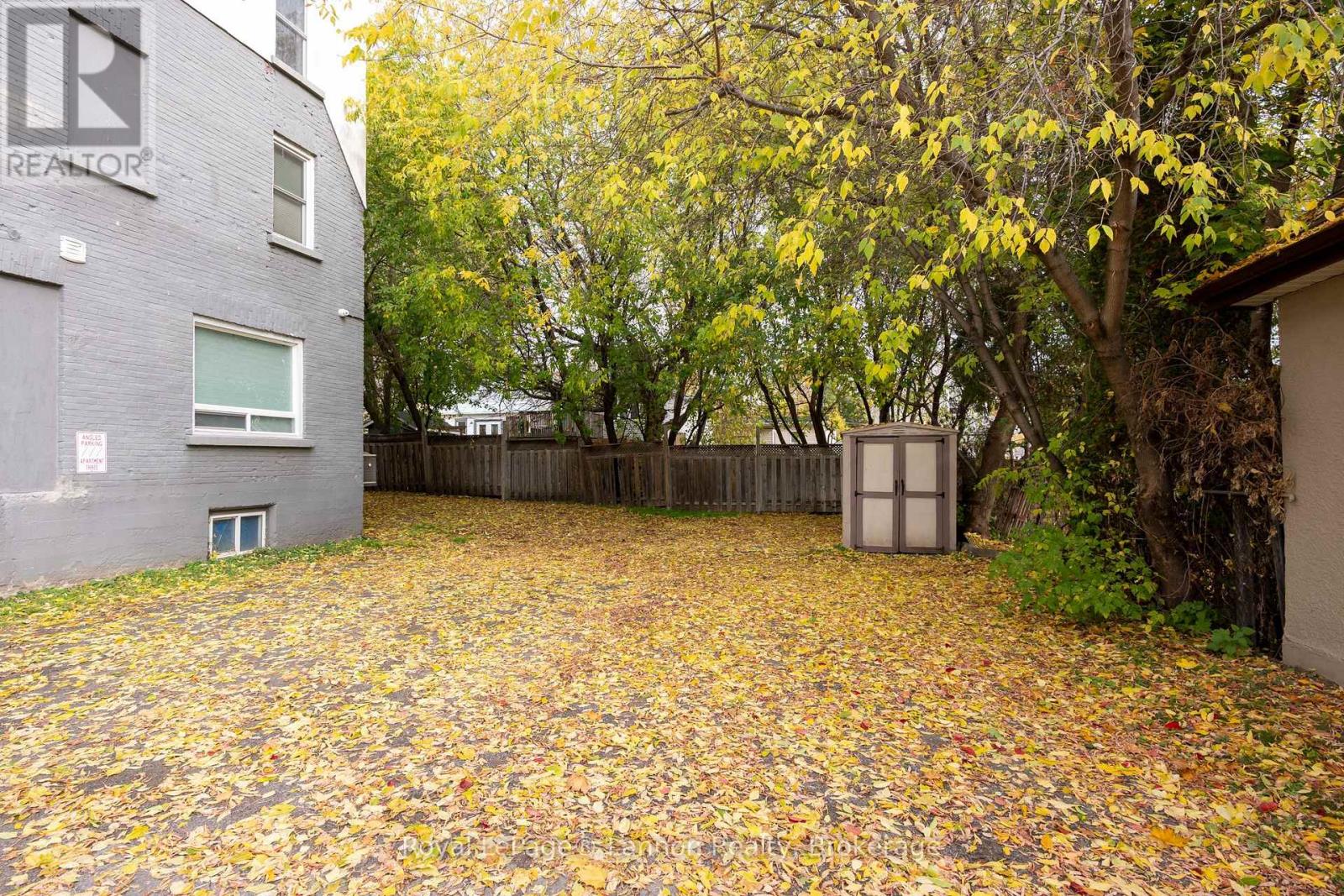 350 Bay Street Property Photo 4