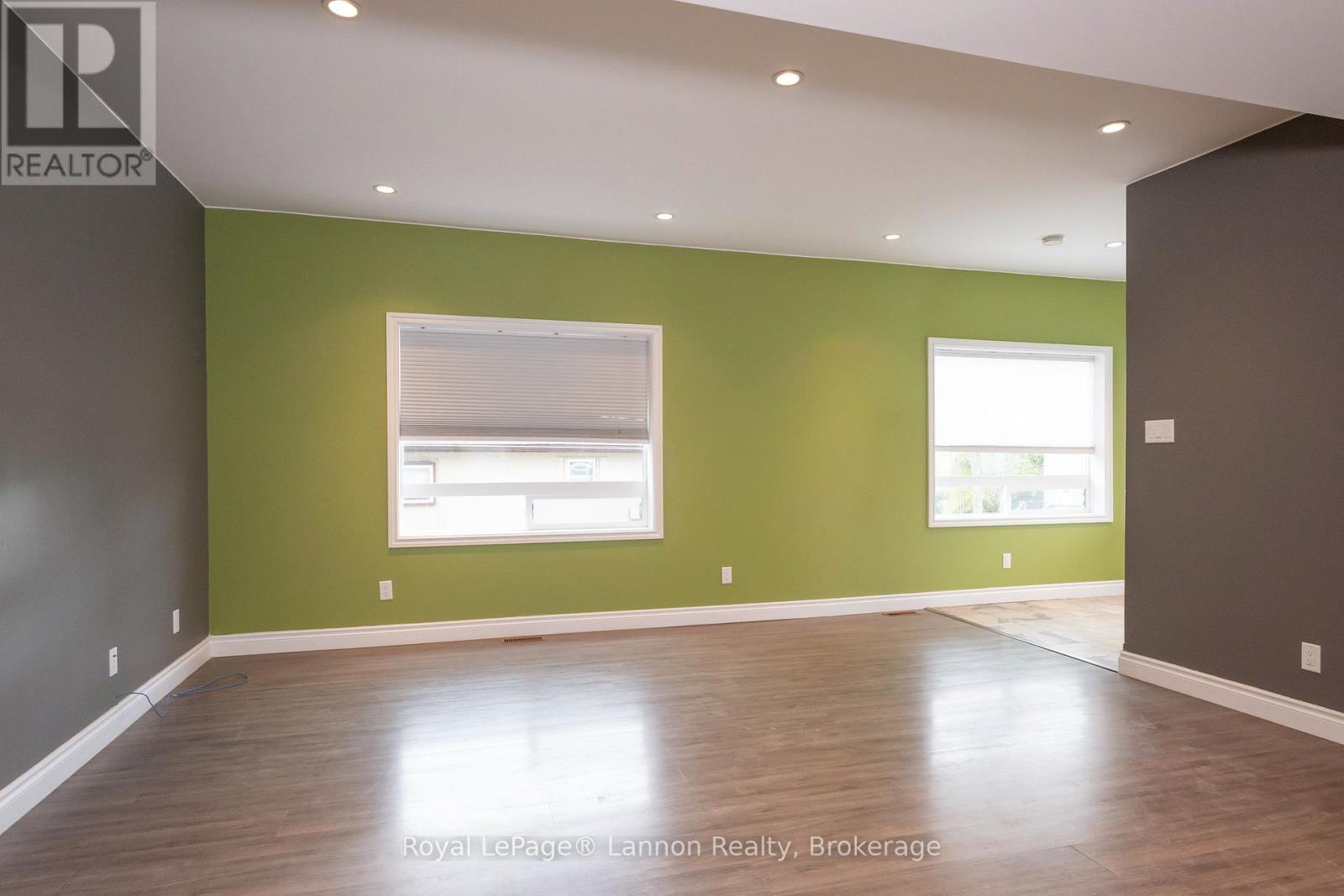 350 Bay Street Property Photo 8